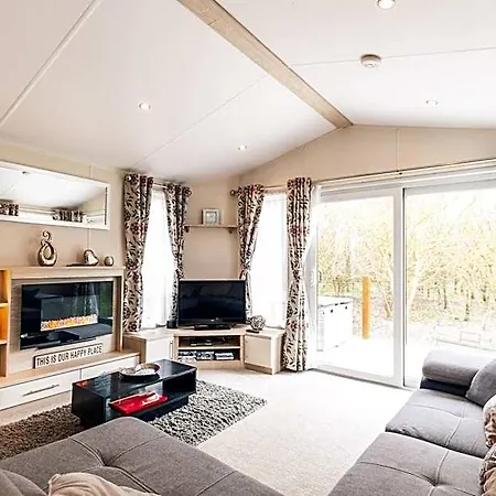 Lodge Meadows With Hot Tub