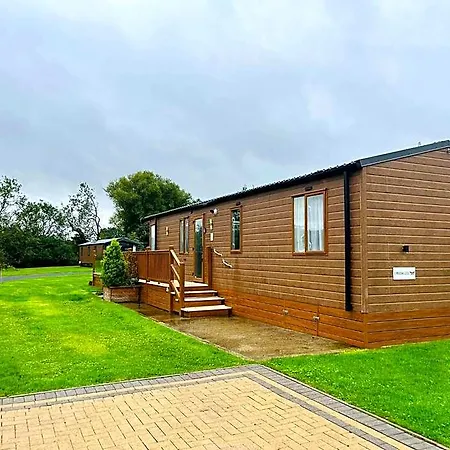 Meadows With Hot Tub * Malton