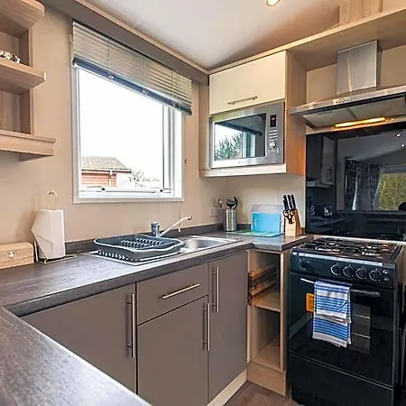 Lodge Meadows With Hot Tub *