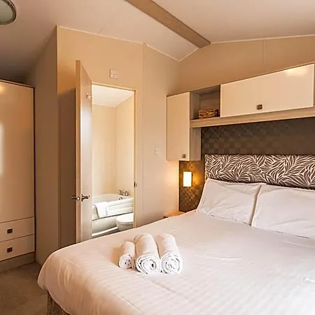 Meadows With Hot Tub Lodge Malton